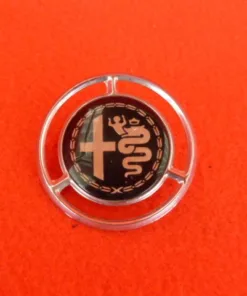 Stemma Alfa Romeo sul coperchio bagagliera