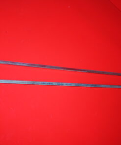 Profilato di cintura sulla porta posteriore destra e sinistra