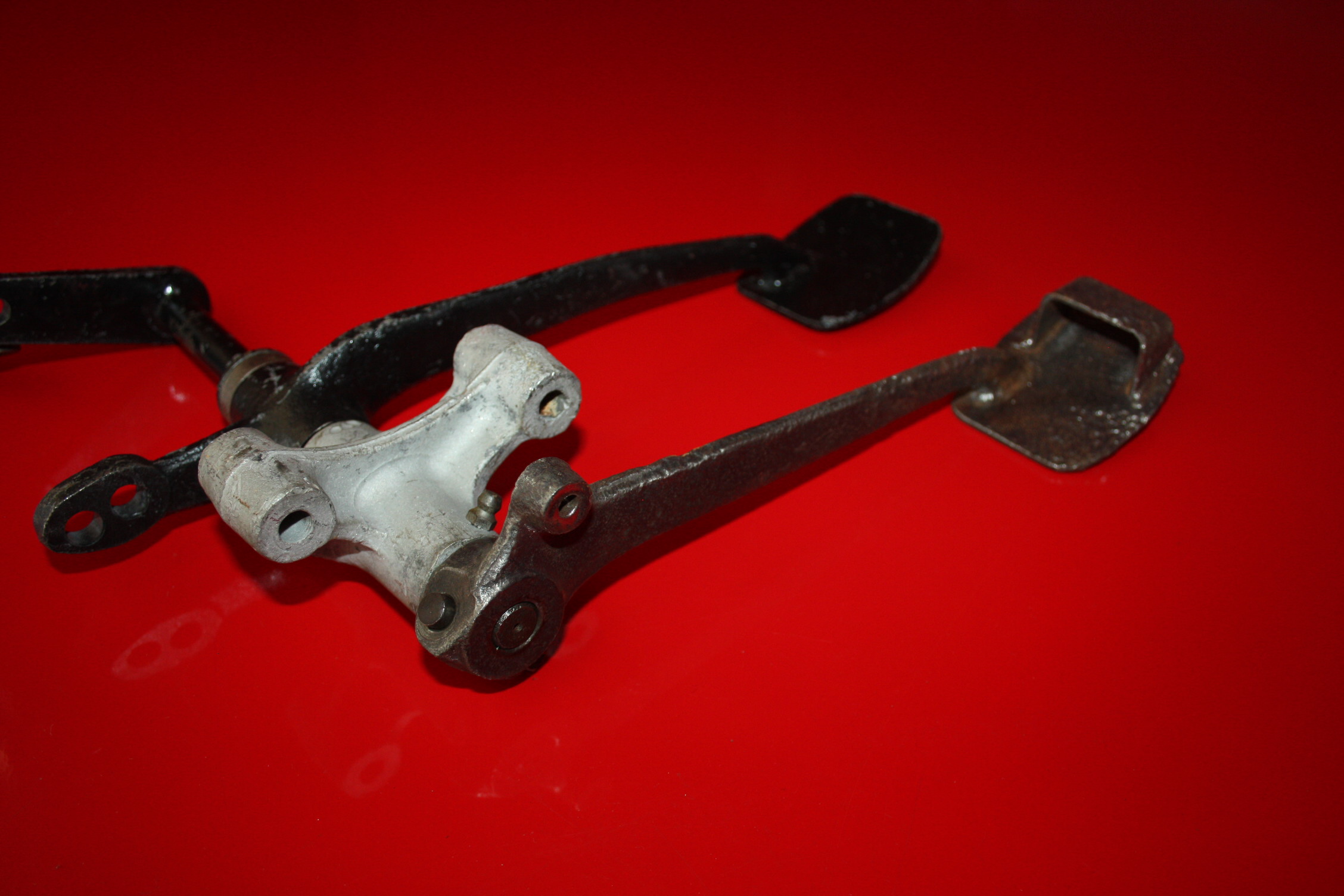 Kuryakyn 3602 Pedale Cambio E Freno Moto – Riot In Alluminio Sabbriato – Per Indian E Victory